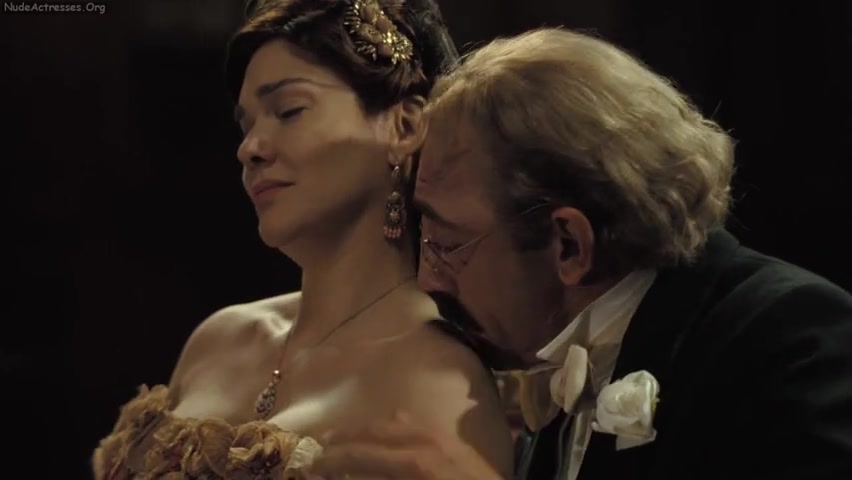 Laura Harring Nude In Love In The Time Of Cholera Celebsave