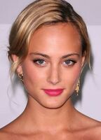 Nora Arnezeder