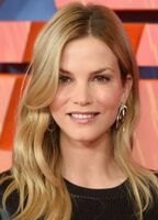 Sylvia Hoeks