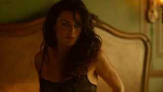 Lyne Renee Topless and Having Sex on Strike Back s04e02