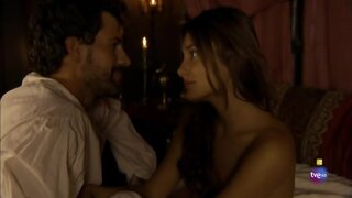 Blanca Espino Topless on Isabel s01e08
