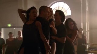 Kate Hudson Sexy on Glee s04e01