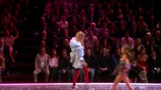Rosie Huntington-Whiteley VS Fashion Show Compilation