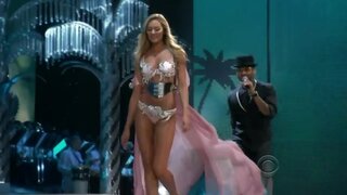 Candice Swanepoel VS Fashion Show Compilation