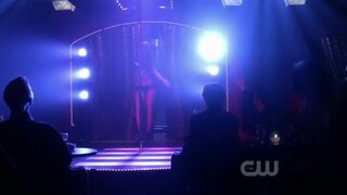 Chelan Simmons Skimpy on LA Complex s01e01