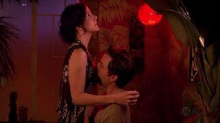 Mary-Louise Parker Topless on Weeds s05e09