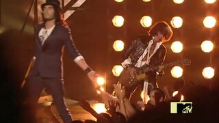 Katy Perry with Joe Perry Performing We Will Rock You at the 2009 MTV VMAs