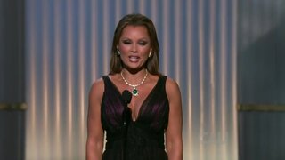 Vanessa Williams Cleavage from the 2009 Daytime Emmys