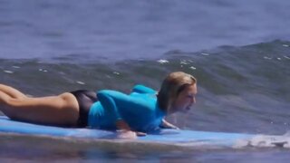 Heather Locklear Cleavage and Leggy in Flirting With Forty