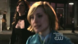 Erica Durance Leggy and Cleavage on Smallville s8e19