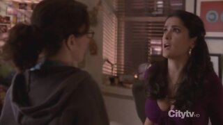 Salma Hayek and Tina Fey Kissing and Cleavage on 30 Rock 3x19