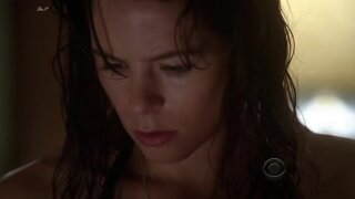Elaine Cassidy in Underwear on Harpers Island s01e01
