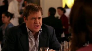 Erinn Hayes huge Cleavage on Worst Week S01E15