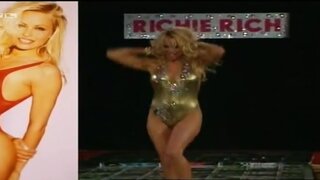 Pamela Anderson Sexy on Exclusiv