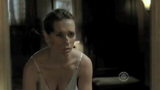 Jennifer Love Hewitt Cleavage on Ghost Whisperer S04E13