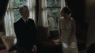 Jennifer Love Hewitt Cleavage on Ghost Whisperer S04E13