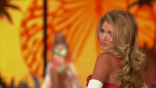 Doutzen Kroes on the runway at the Victorias Secret Fashion Show 2008