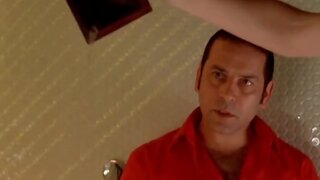 Madeleine West in bathtub in Satisfaction s02e01