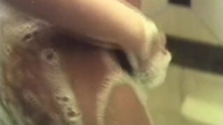 Sonja Savic Nude Showering in Davitelj protiv davitelja