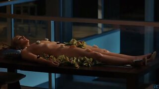 Kim Cattrall with food on her body in Sex And The City Movie