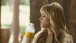 Carrie Underwood Vitamin Water ad