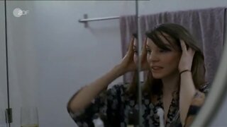 Anne Sarah Hartung Nude in Valerie