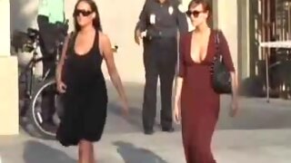 Ashlee Simpson Huge Cleavage