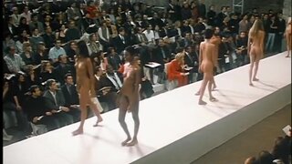 Ute Lemper and other Supermodels Completely Nude on runway