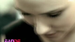 Scarlett Johansson Cleavage on Fan De