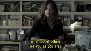 Maria Botto major Cleavage and getting her boob grabbed by a woman in Soldados de Salamina