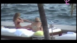 Jennifer Aniston in Bikini with Coin Slot Paparazzi video