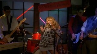 Becki Newton singing on Ugly Betty S2e13
