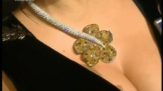 Salma Hayek Cleavage