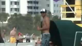 Jessica Alba in Bikini in a paparazzi video