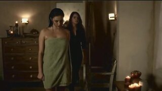Phoebe Tonkin, Shelley Hennig, Brittany Robertson and Jessica Parker Kennedy on The Secret Circle s01e08