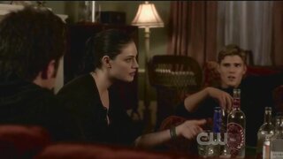 Phoebe Tonkin, Shelley Hennig, Brittany Robertson and Jessica Parker Kennedy on The Secret Circle s01e08