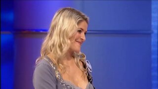 Holly Willoughby Cleavage on All Star Family Fortunes