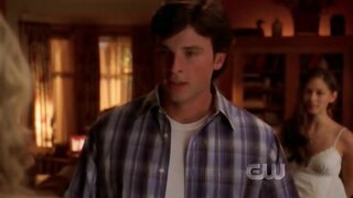 Laura Vandervoort Supergirl in Bikini on Smallville s07e03