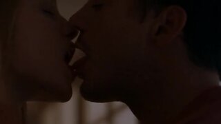 Heather Graham in a Bra while getting eaten out in Two Girls and a Guy