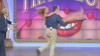 Adriana Volpe Oops Vagina exposing upskirt