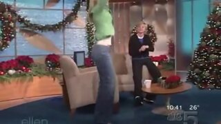 Jessica Biel shakes her ass