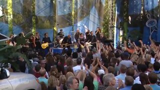 Kelly Clarkson performing on the Tonight Show
