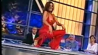 Descuido Sonia Oops Slip while dancing