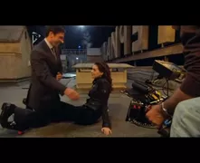 Anne Hathaway Amazing legs on t4