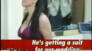 Kim Kardashian Paparazzi booty shake video