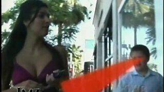 Kim Kardashian Paparazzi booty shake video