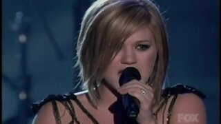 Kelly Clarkson performance on the Teen Choice Awards