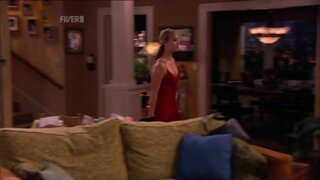 Kaley Cuoco Cleavage on 8 Simple Rules