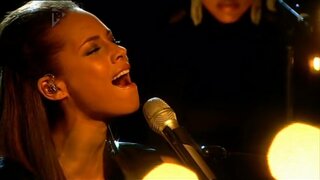 Alicia Keys Performing Doesnt Mean Anything T4