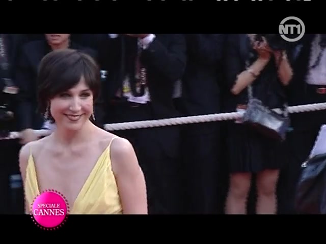 Elsa Zylberstein french actress Oops Nipple Slip from Jury de stars | celebsave.com